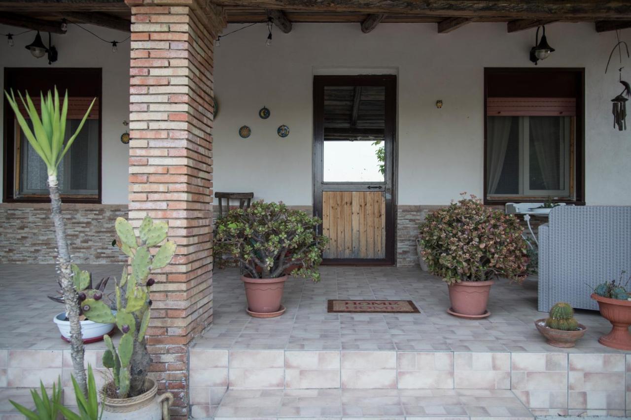 Pensjonat Poggio Vento Country House Naro Zewnętrze zdjęcie